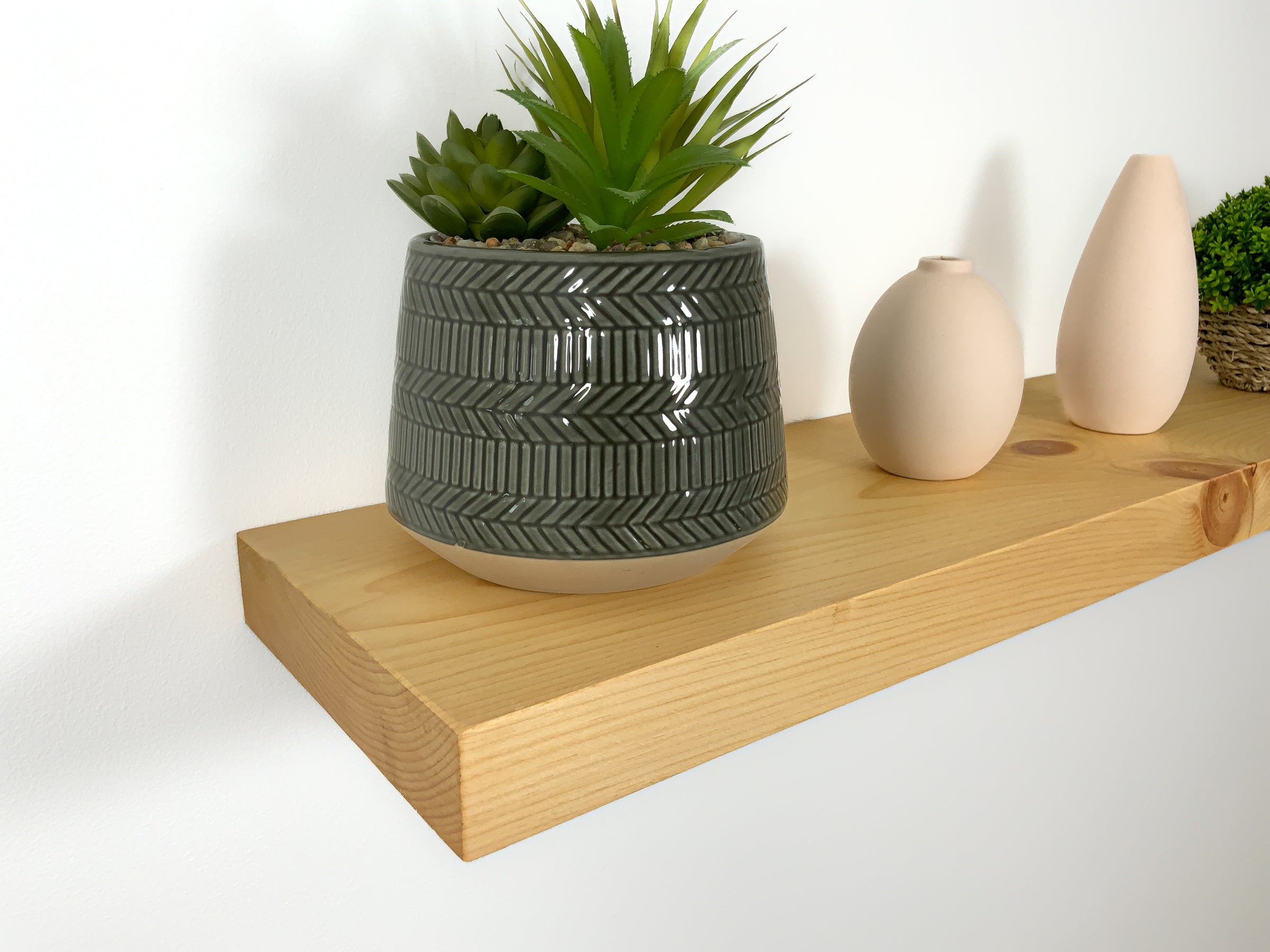 Stylish Thick Modern Solid Pine Floating Shelf FREE P&P